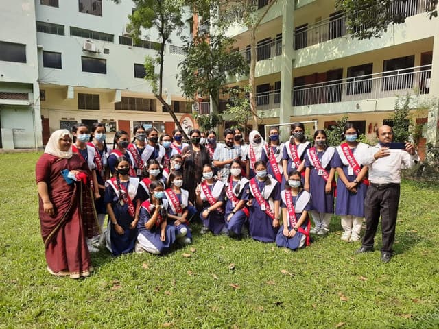 Children in a science class.